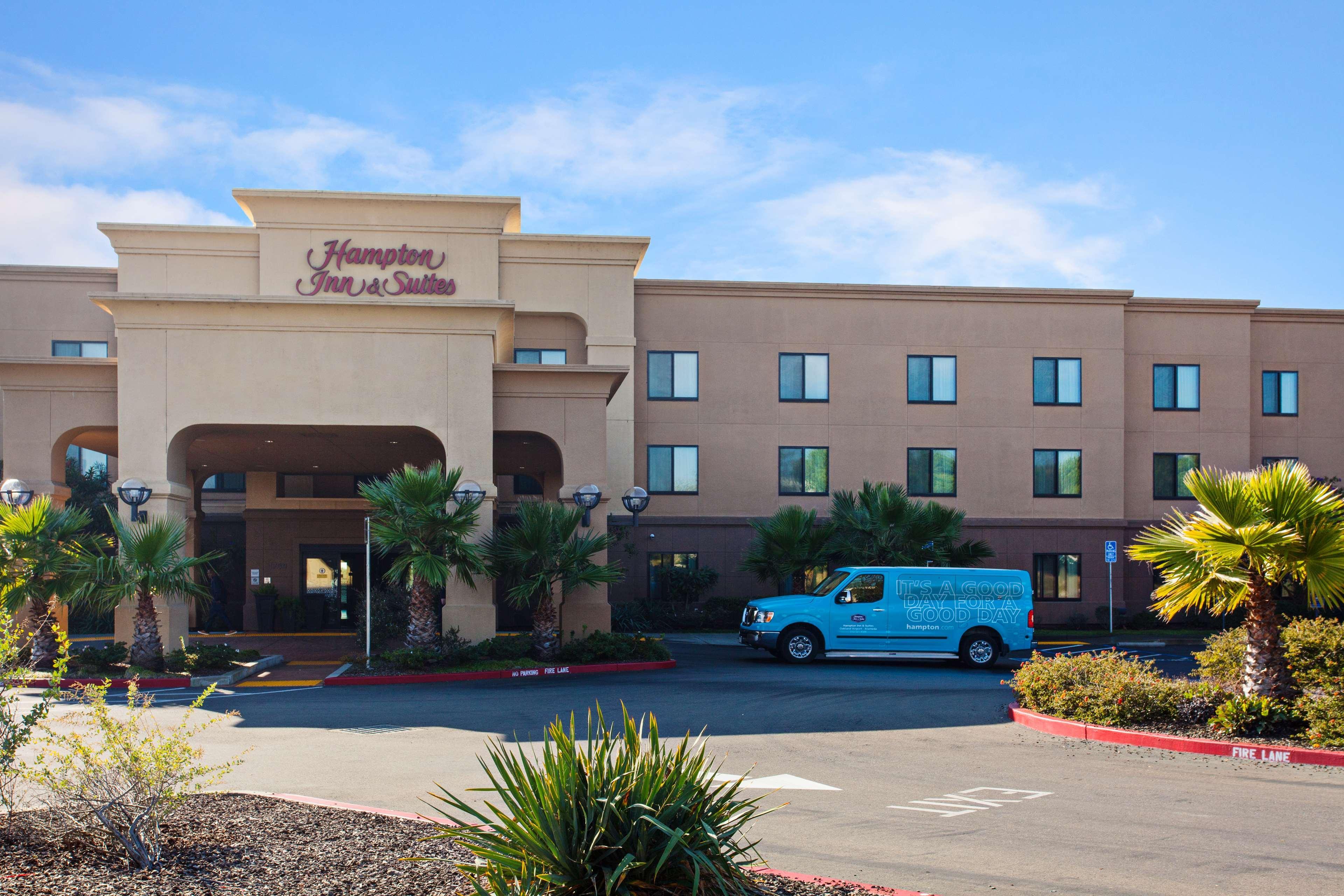 Hampton Inn & Suites Oakland Airport-Alameda Exterior photo