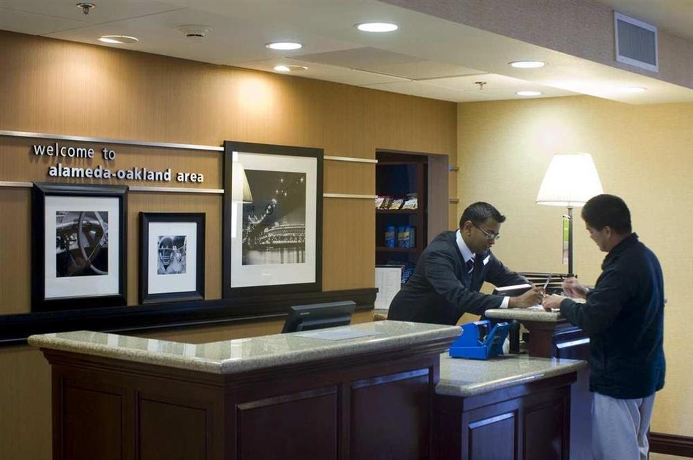 Hampton Inn & Suites Oakland Airport-Alameda Interior photo