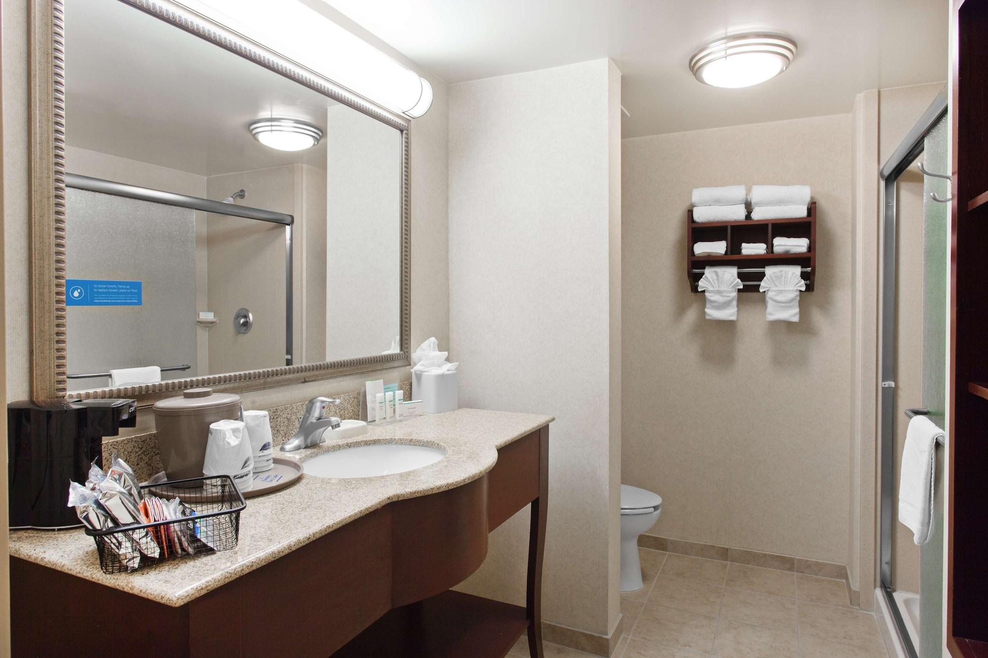 Hampton Inn & Suites Oakland Airport-Alameda Exterior photo