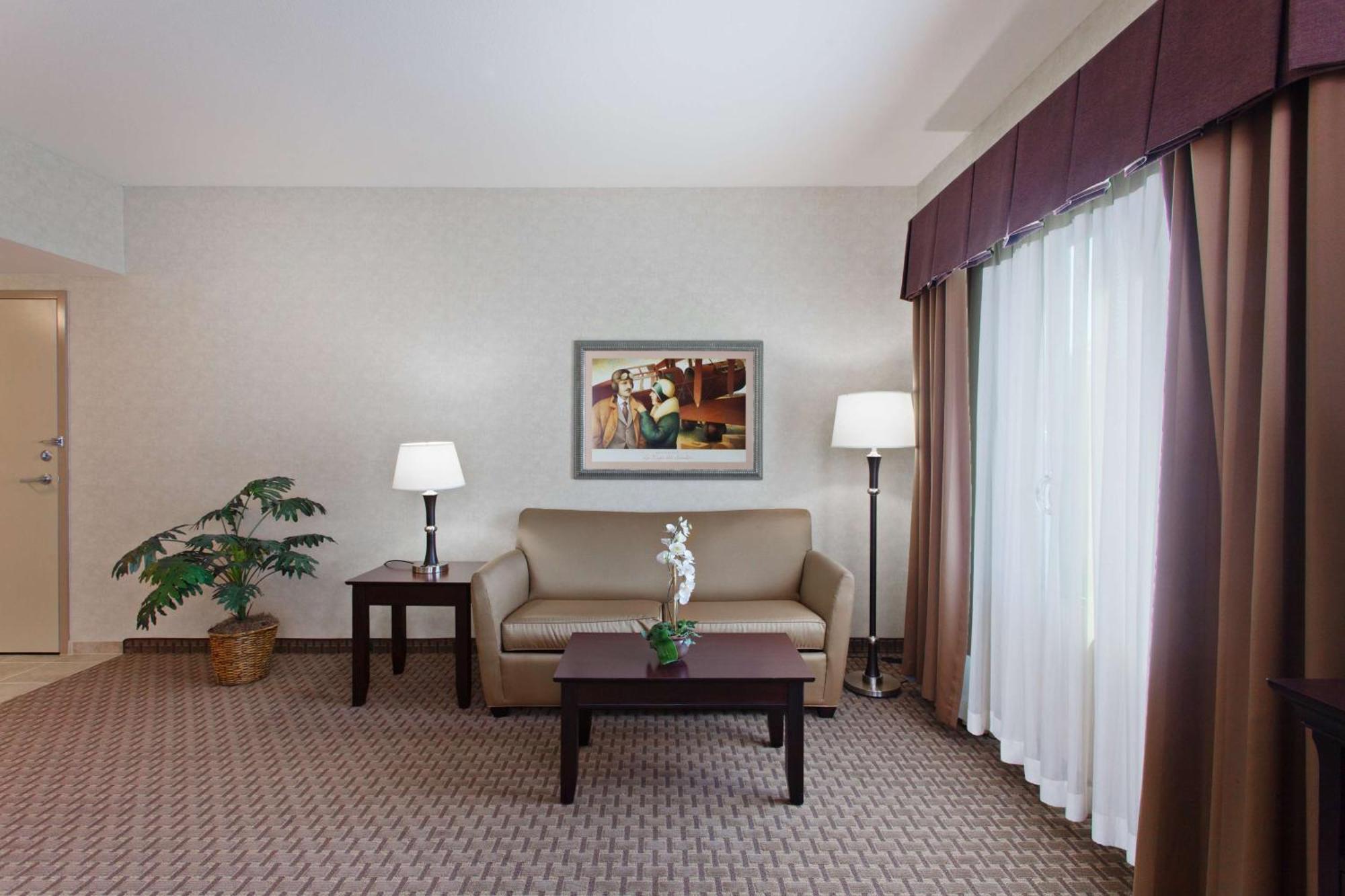 Hampton Inn & Suites Oakland Airport-Alameda Exterior photo