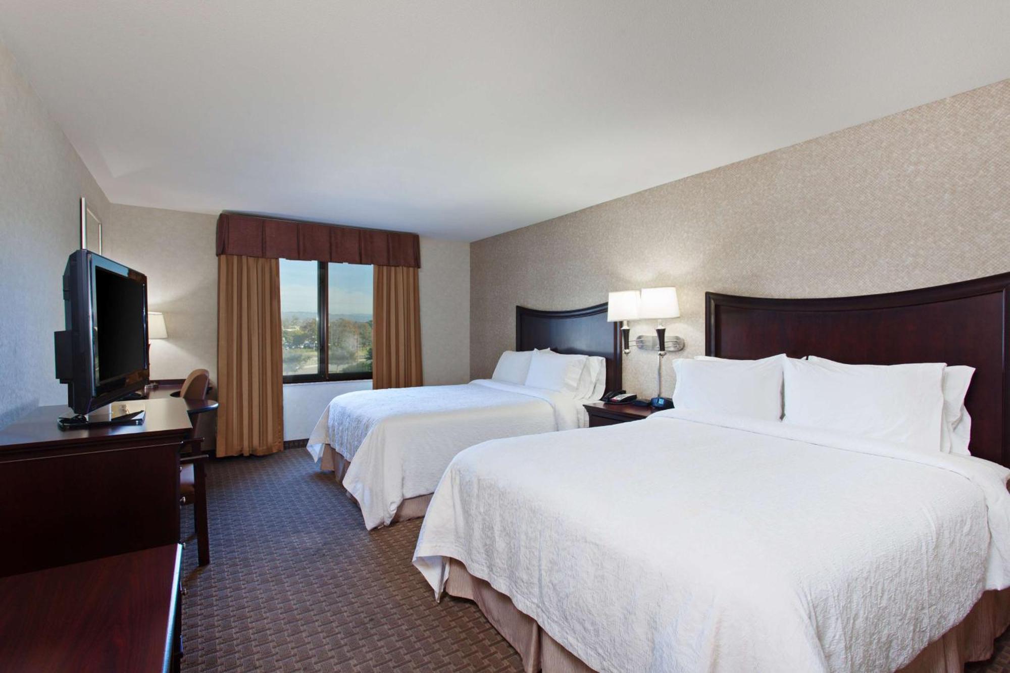 Hampton Inn & Suites Oakland Airport-Alameda Exterior photo
