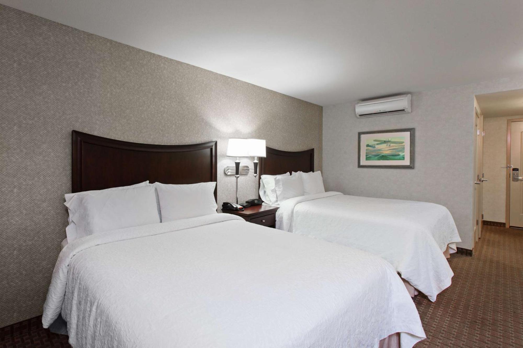 Hampton Inn & Suites Oakland Airport-Alameda Exterior photo
