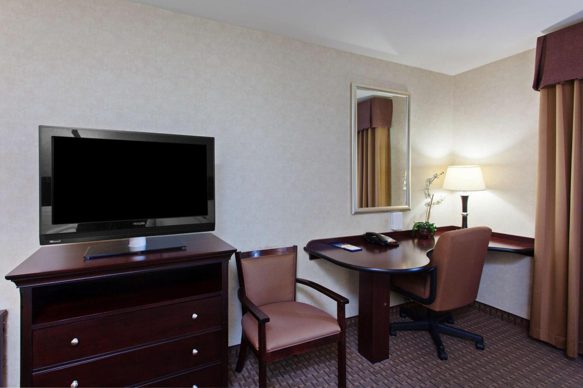 Hampton Inn & Suites Oakland Airport-Alameda Exterior photo