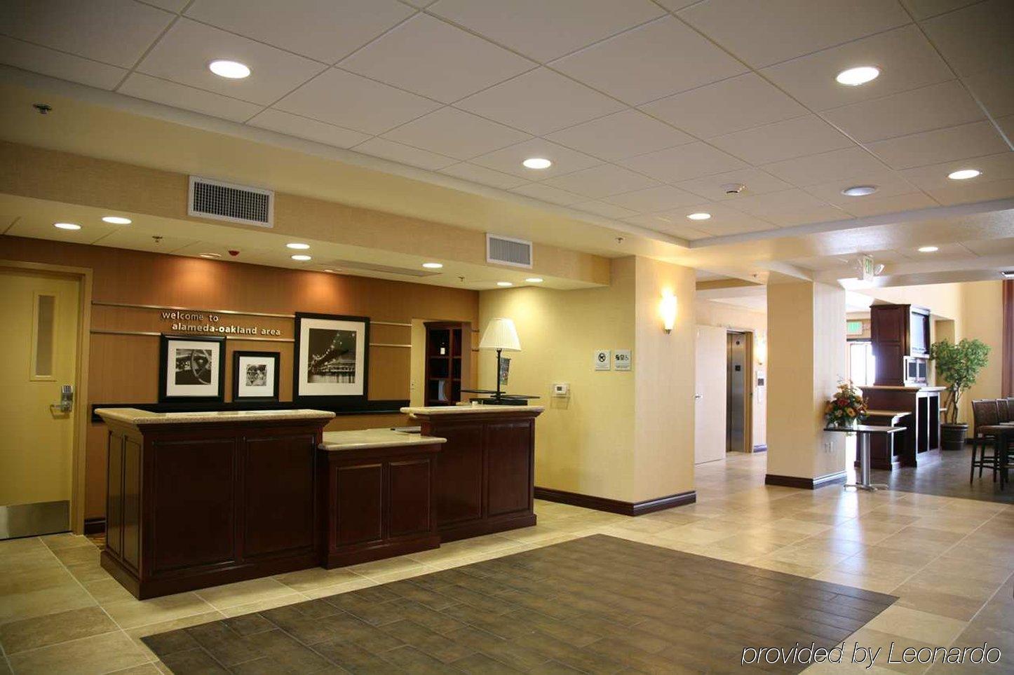 Hampton Inn & Suites Oakland Airport-Alameda Interior photo