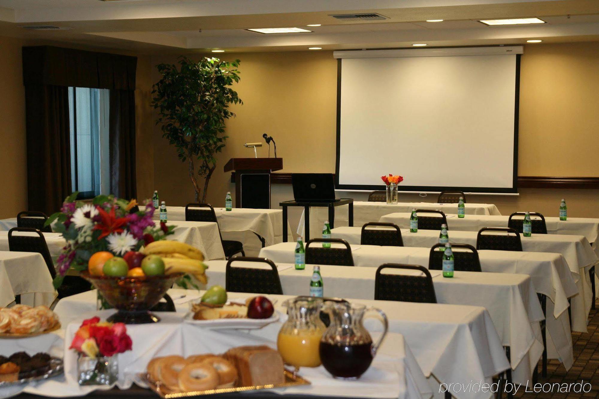 Hampton Inn & Suites Oakland Airport-Alameda Facilities photo